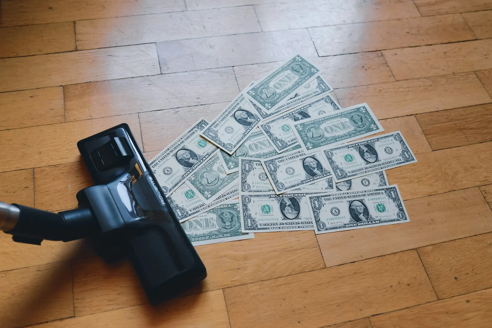 Navigating the Digital Deception: Understanding and Avoiding Online Scams in the Age of AI
